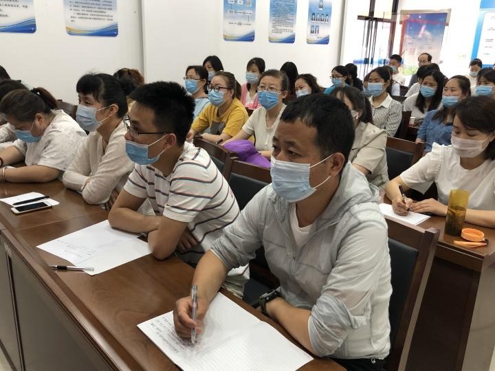 中2条0特快门队料,深度解析其优势与应用,中2条0特快门队料优势解析及其应用领域探讨