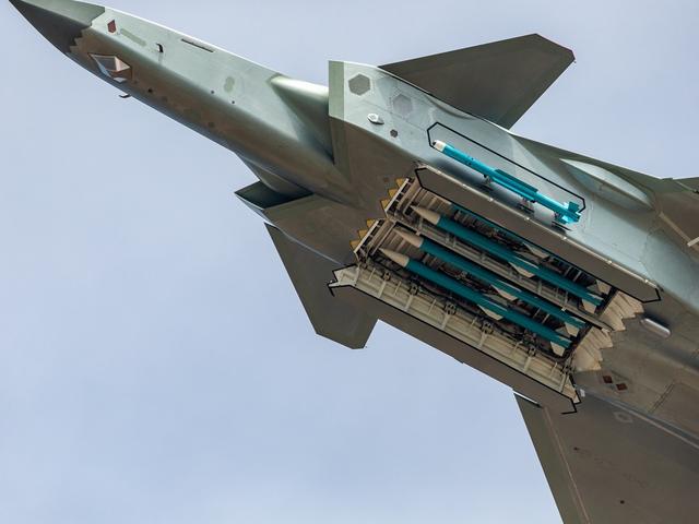 人连大最歼-1A天鲜教妻,探索背后的故事与意义,揭秘歼-1A背后的故事,探索天鲜教妻的传奇与意义