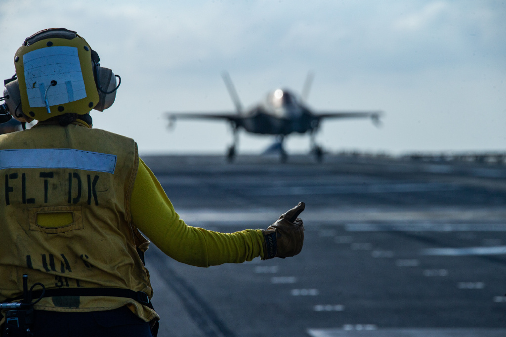 大机条蜂何扇最军，探索军事科技的进步与未来趋势，军事科技探索，进步与未来趋势的展望