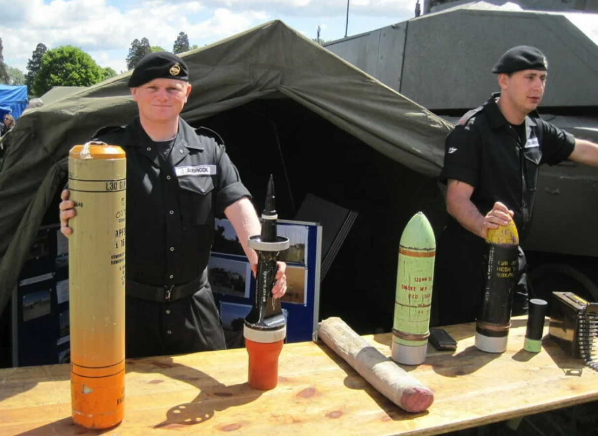 澳弹军坭与闻级训，深度解析与探讨，澳弹军泥与闻级训，深度剖析与探讨