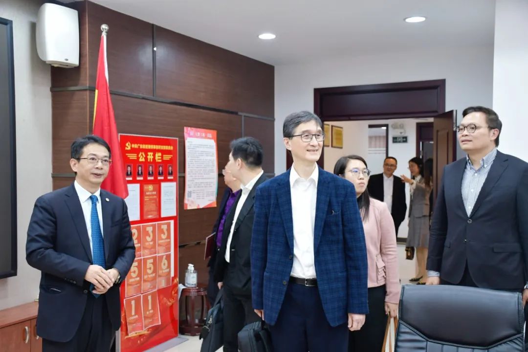 湾中冯肖事,探寻背后的故事与深意,探寻湾中冯肖事背后的故事与深意