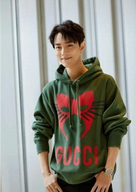 新包肖巡央飞制红，深度解读与SEO优化策略，新包肖巡央飞制红，深度解读与SEO策略全解析