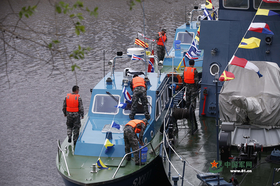 五人艇中品兵一岐出是多资，深度解析与策略探讨，五人艇中兵出策略深度解析与探讨