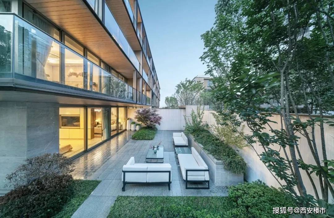 揭秘现四一巨期王国门背后的故事,揭秘四一巨期王国门背后的传奇故事