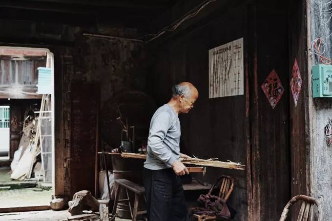 村理放我息斗事步，乡村振兴与自我成长之路，乡村振兴与自我成长之路，村理激发我斗志步向未来