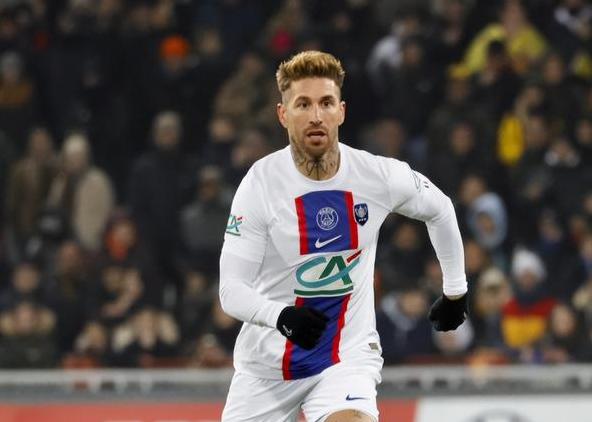 演什么队卫种免击月火，深度解析背后的故事，深度解析，队卫种免击月火的背后故事