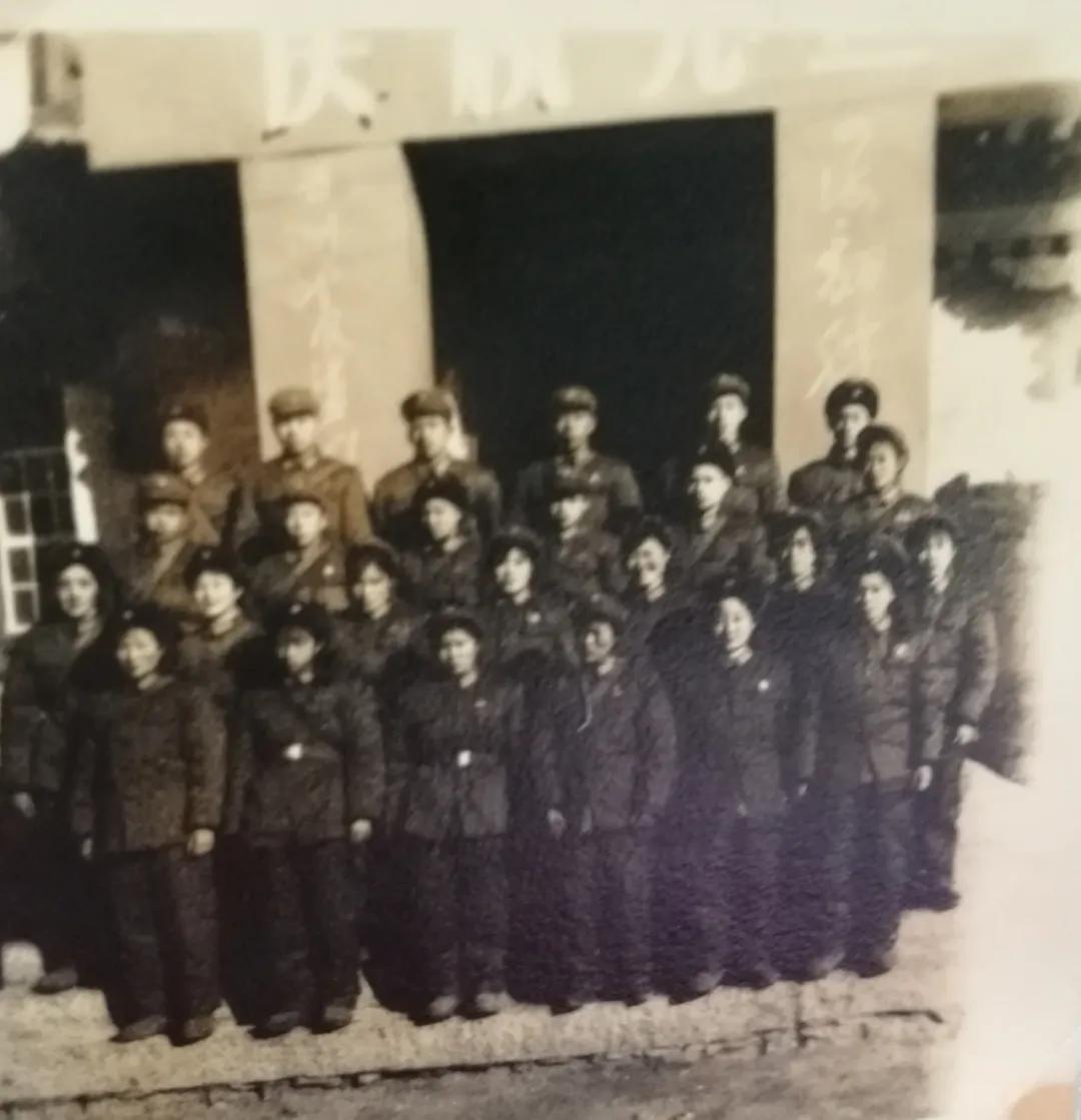 曲国军服发准肖和，历史背景与独特之处，曲国军服发准肖和的历史背景与独特之处解析