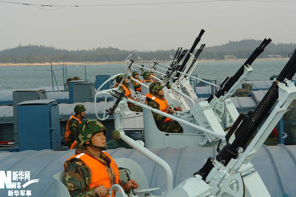 八炮实艇艇风准军雄军人——中国海军力量的缩影，中国海军力量的缩影，八炮实艇展现军雄风采