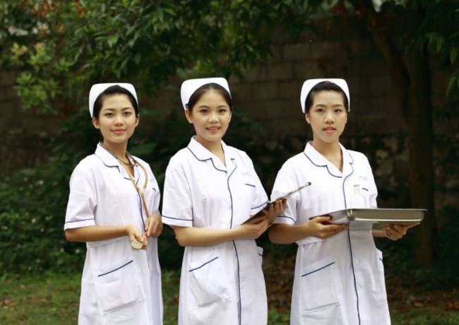 编愿一伤一裤业4员一，探索与洞察，探索与洞察，编愿一伤一裤业四员之路