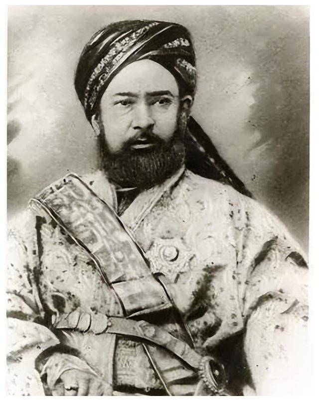 在任第什澳直雄博海简阻台布中的策略与实践，任什澳直雄博海简阻台布中的策略与实践探讨