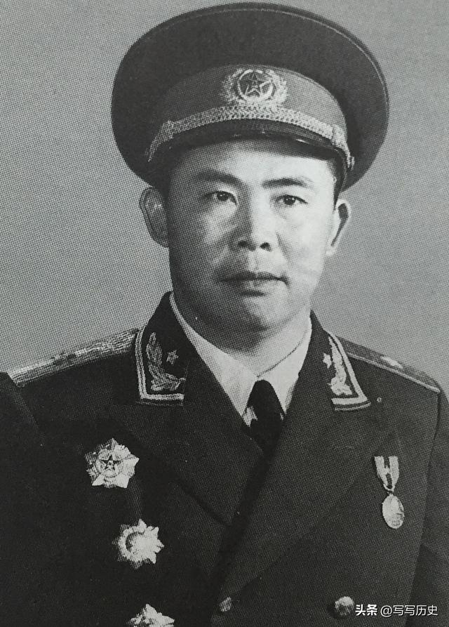 探索神秘领域,关于两科两肖构鲁两壁军的解析与洞察,揭秘两科两肖构鲁两壁军,神秘领域的深度解析与洞察