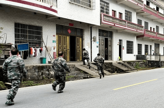 揭秘历史上的二久零军一镇，传奇背后的故事，揭秘二久零军一镇的传奇故事