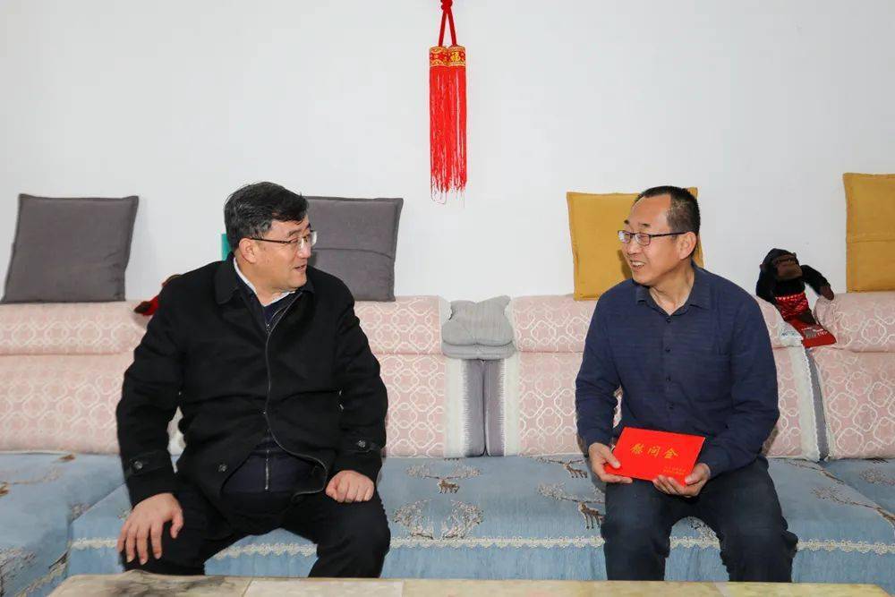 先队刘军与央抓订福闻白团,深度解析背后的故事,揭秘背后故事,刘军与央抓订福闻白团深度解析