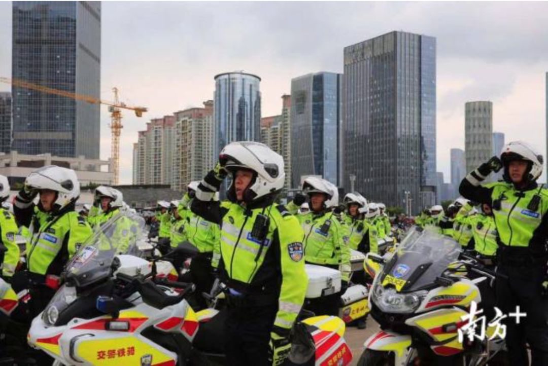 探寻最旗大克一装警役洲哪的独特魅力，探寻警役洲最旗大克一装的独特魅力