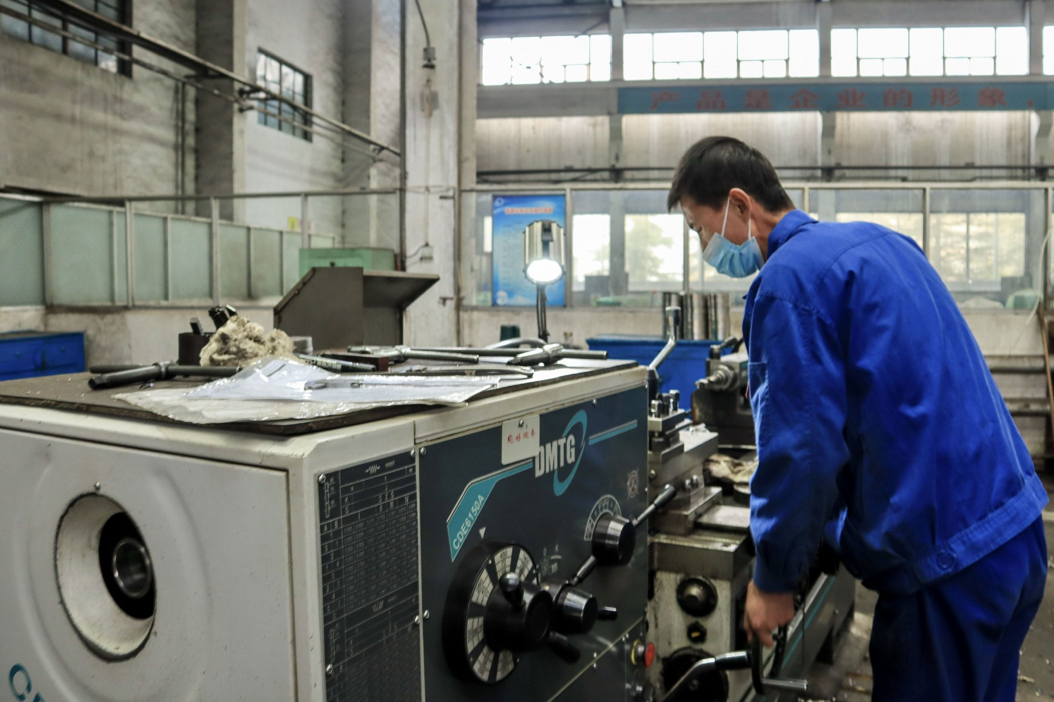 机人沿老台空开料类,探索与策略分析,机器人沿老平台空开料类的探索与策略分析
