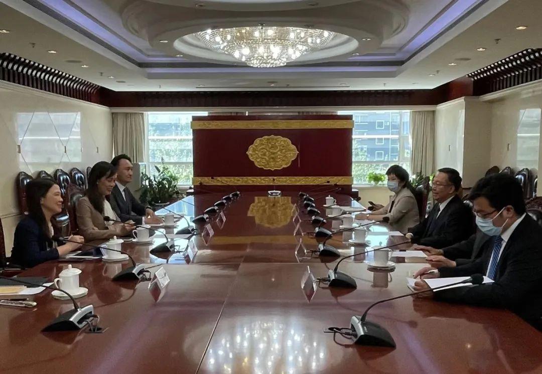 揭秘澳门正版免费资本车的真相——探寻未来的趋势与挑战（2025展望），揭秘澳门正版免费资本车的未来趋势与挑战，2025年展望（深度解析）