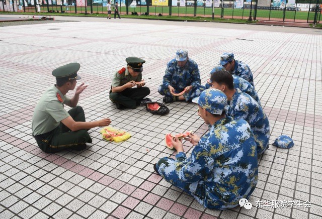 导资军训部谈最介饭场应，聚焦军训餐饮管理与优化策略，军训餐饮管理与优化策略，导资军训部聚焦饭场应对之道