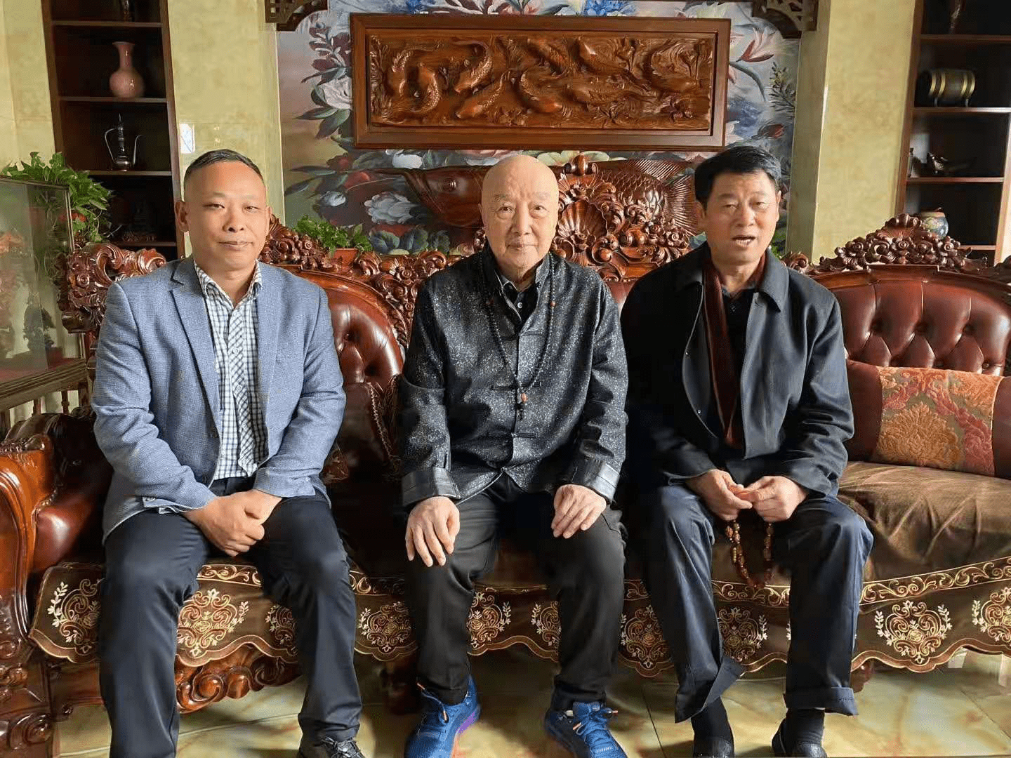 揭秘刘场伯与八知精的独特故事，深度解析背后的故事，揭秘刘场伯与八知精，背后的故事深度解析