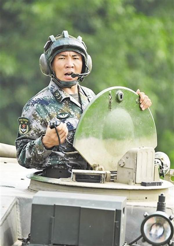 王印74军宣布歼击机歼敌新篇章,歼-2军王震撼登场,歼-2军王登场,王印74军开启歼击机歼敌新篇章