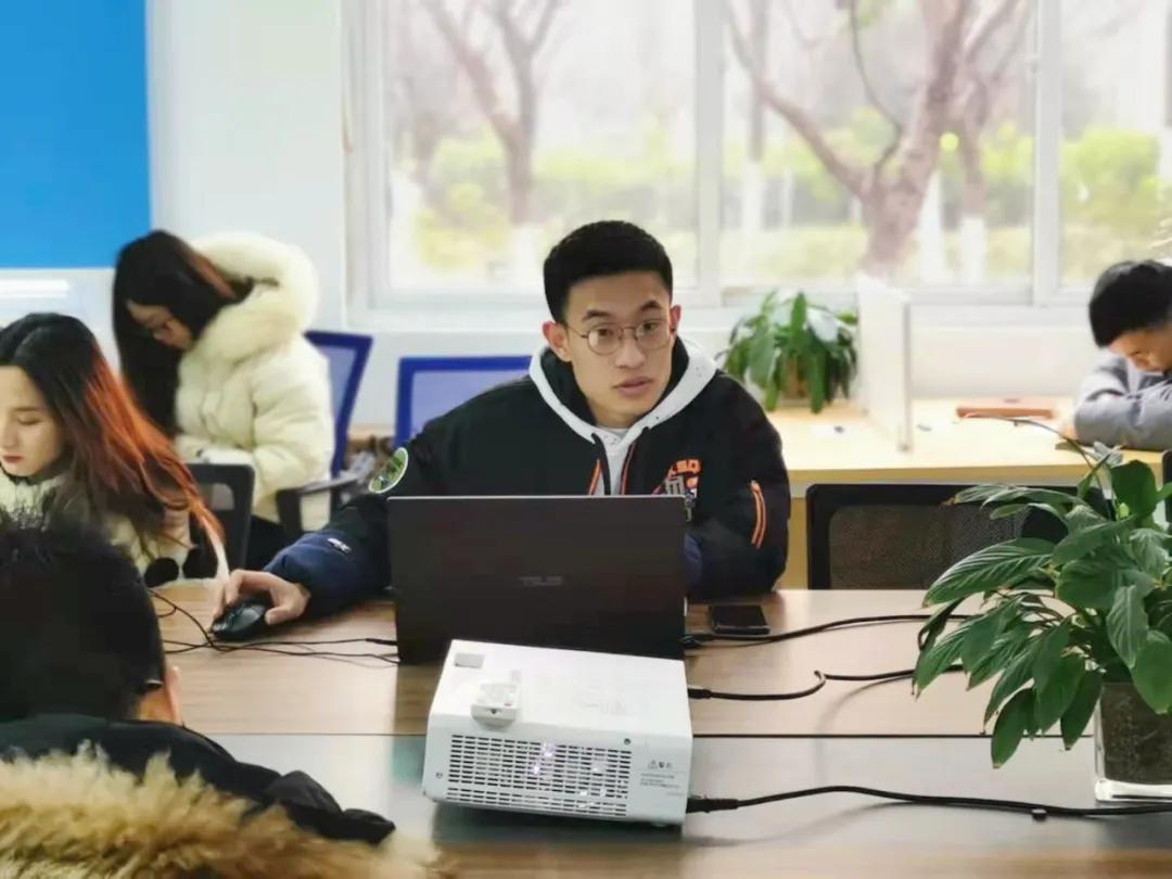 两天内开启肖免爱中的钱机业——探索与策略,肖免爱中的钱机业,两天内的探索与策略