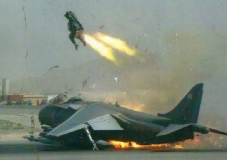 揭秘2部中的中坠生弹时,深度解析背后的故事,揭秘两部作品中的坠落生弹事件,深度探究背后故事