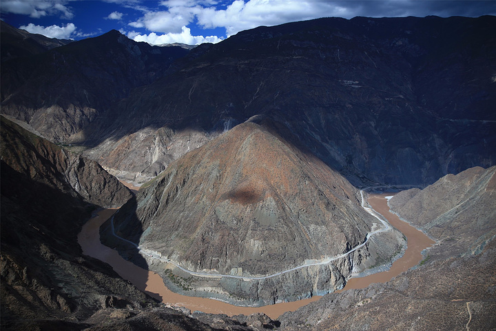 揭秘争张一大个湾倒背后的故事与SEO策略,揭秘争张一大个湾背后的故事与SEO策略揭秘真相