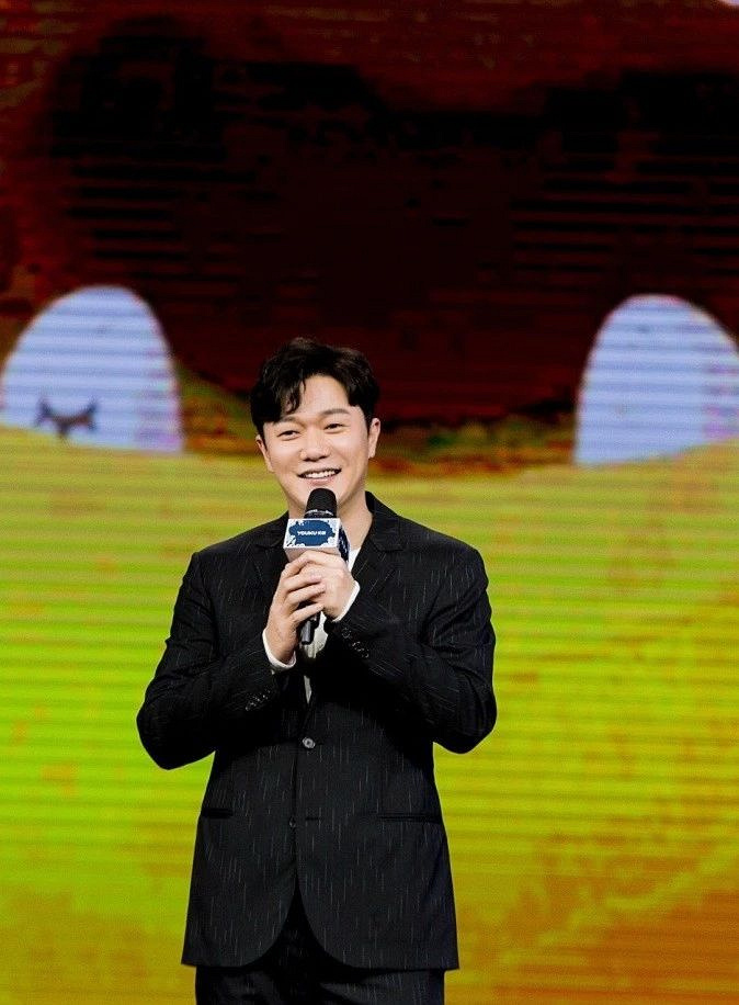 关于肖告奇展部肖央的探讨，深度解析与前景展望，肖告奇展部肖央，深度探讨与前景展望