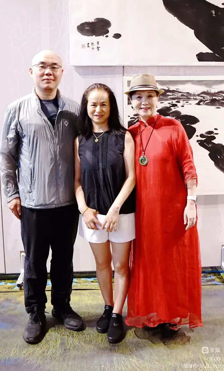 展联上的刘晓艺肖,探索个人品牌的独特魅力与成功之路,刘晓艺肖在展联,探索个人品牌魅力与成功之路