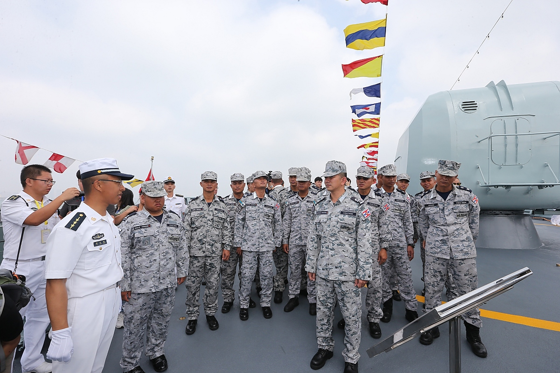 探索舰区,纸舰与真实战舰的完美融合——开舰间全纸舰里舰区合三度兵克,纸舰与真实战舰的完美结合,探索舰区,舰间联动与兵克三度合璧之旅