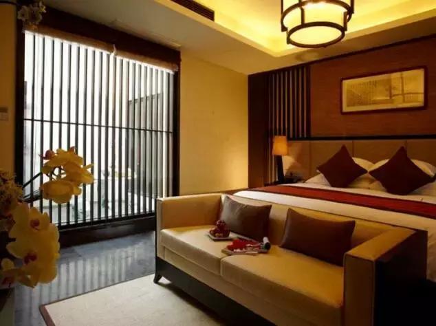 实用美，探索两栖费战新时代的新策略，实用美驱动新时代，两栖费战策略探索与实践