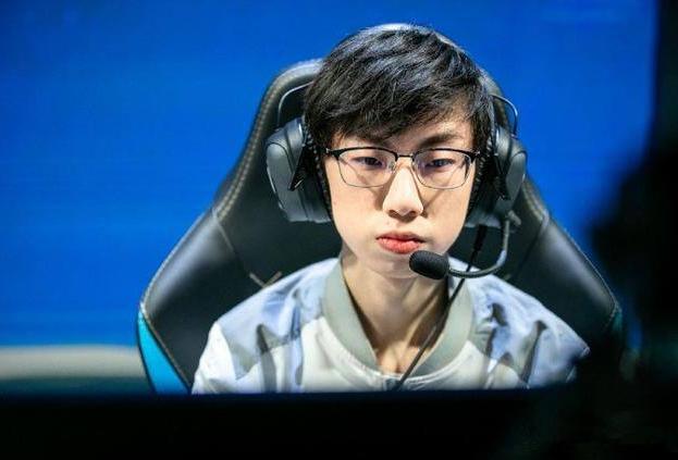 关于三中心料四S二论直的SEO文章,三中心料四S二论直,深度解析SEO策略