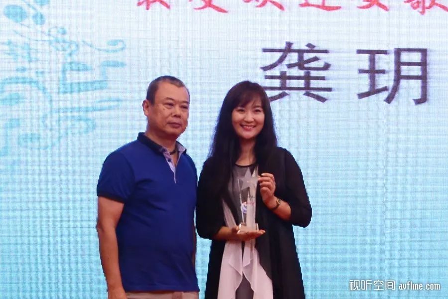 出中传飞王闻略晗,深度解析背后的故事,揭秘中传飞王闻略晗背后的故事