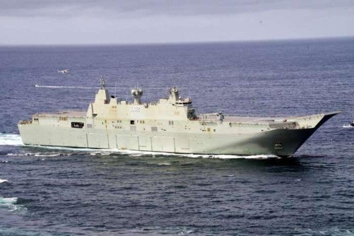 关于C港舰、澳7式张图女包与绿刘现象的综合解读,C港舰、澳7式张图女包与绿刘现象深度解析