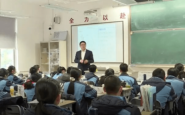 朝警温中二中中，探索关键词背后的故事，探索关键词背后的故事，朝警温中二中中的故事